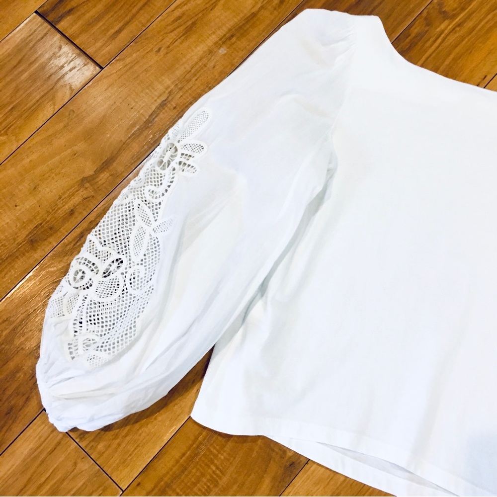 Banana Republic Elegant White eyelet puff Lace Sleeve Women's Top beach casual